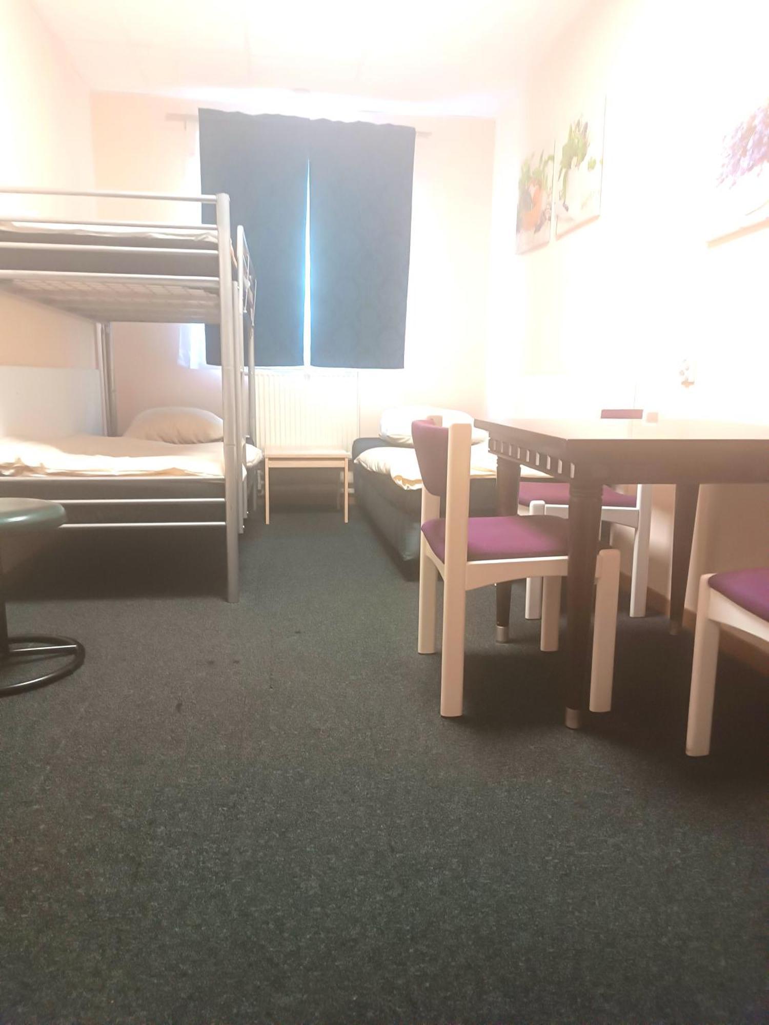 Hostel Krosnienska 12 Жельона Гора Екстериор снимка