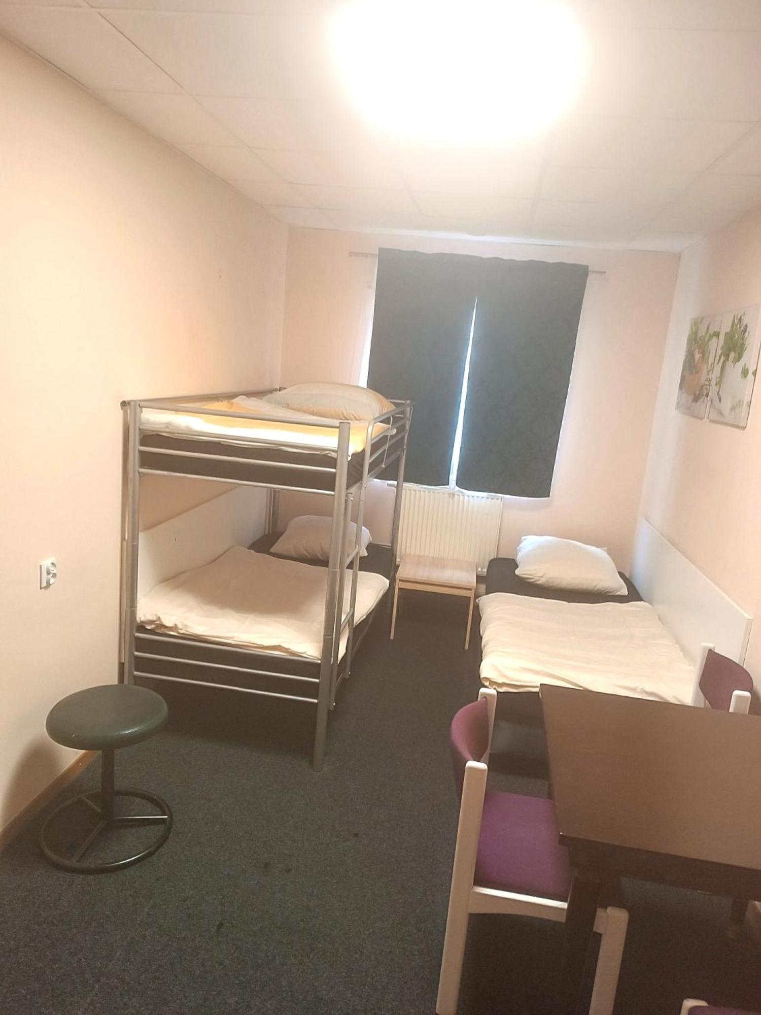 Hostel Krosnienska 12 Жельона Гора Екстериор снимка
