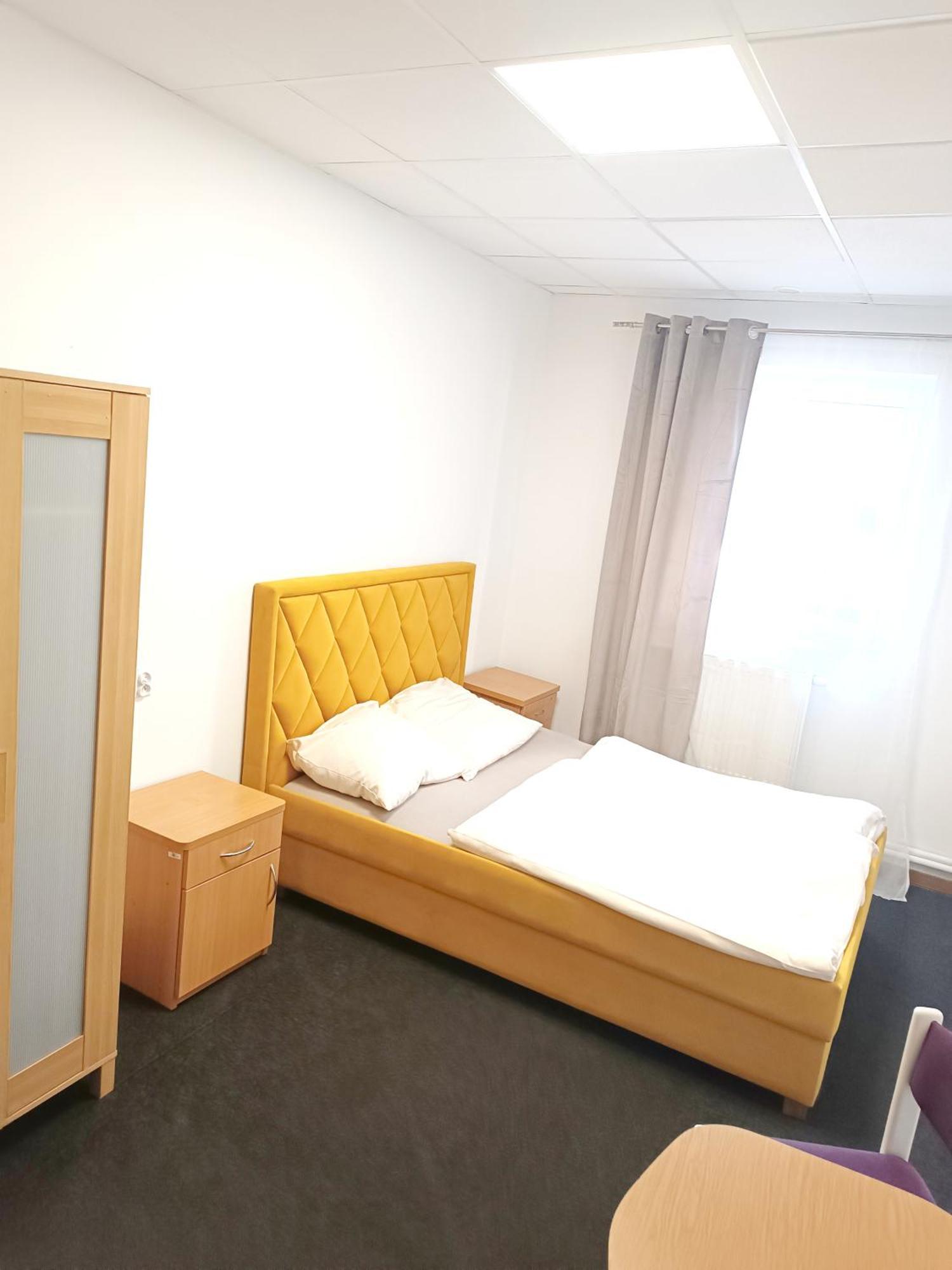 Hostel Krosnienska 12 Жельона Гора Екстериор снимка