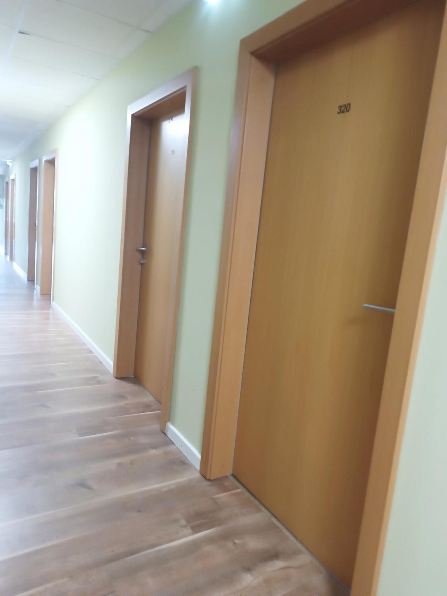 Hostel Krosnienska 12 Жельона Гора Екстериор снимка