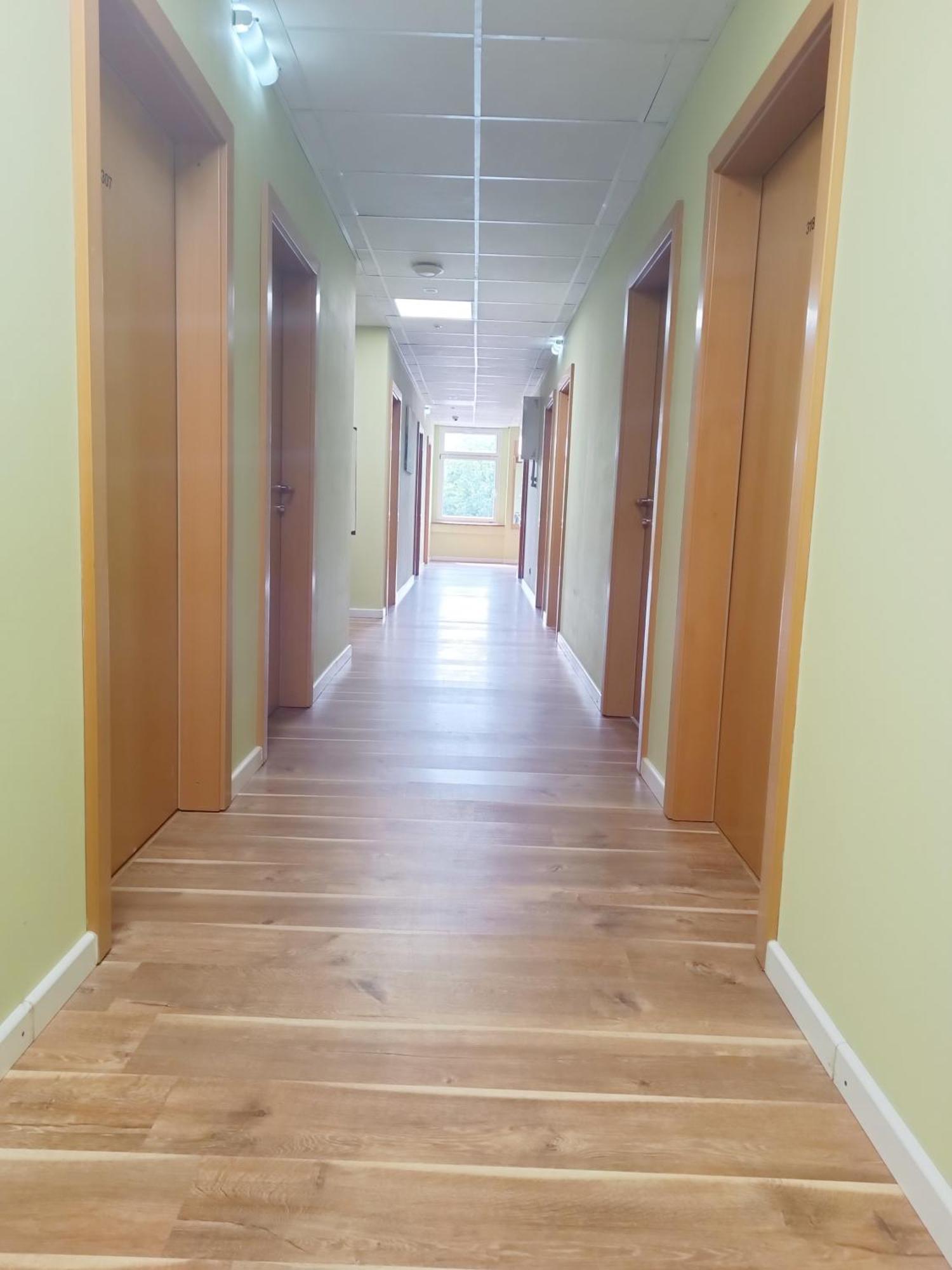 Hostel Krosnienska 12 Жельона Гора Екстериор снимка