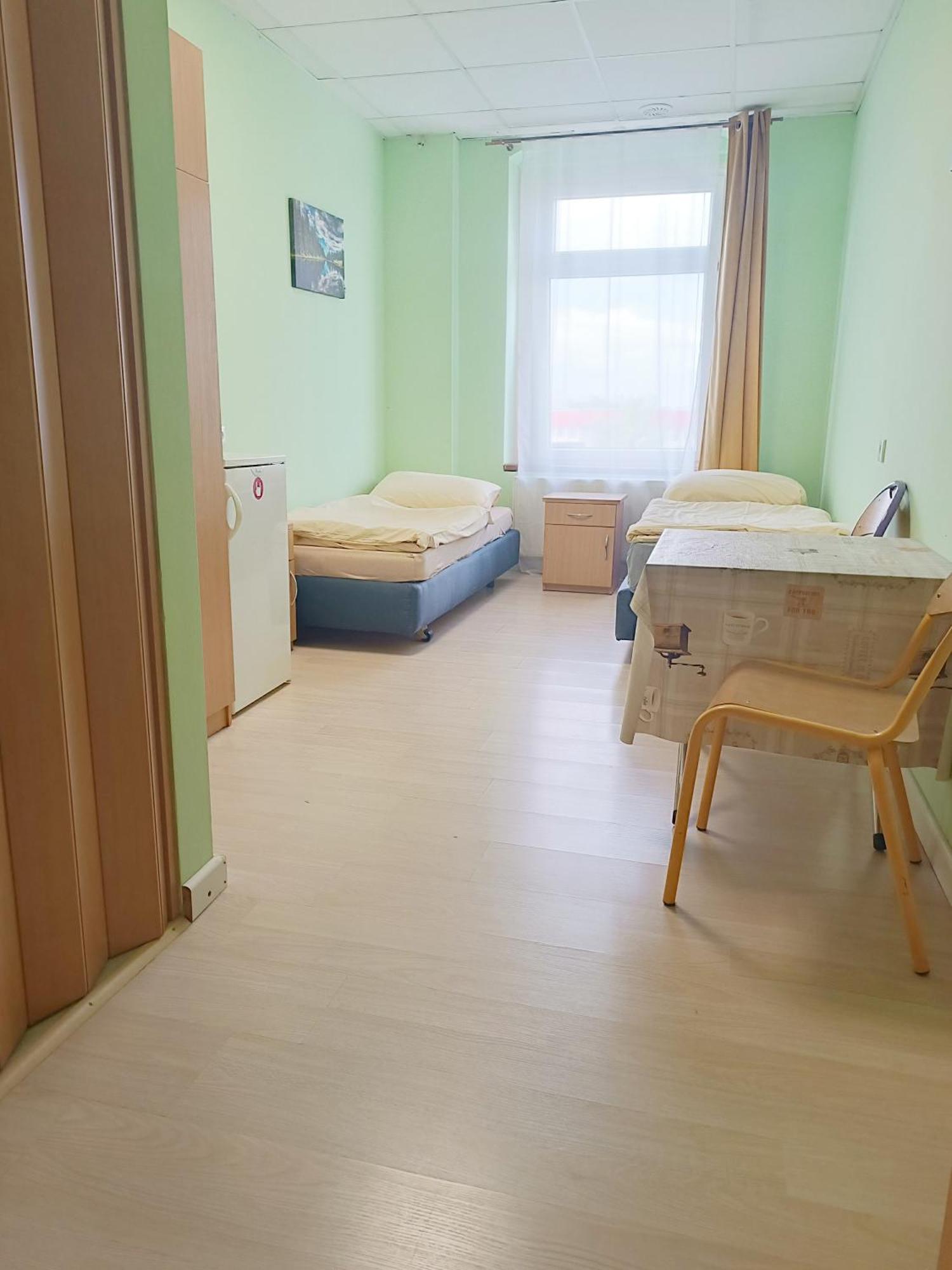 Hostel Krosnienska 12 Жельона Гора Екстериор снимка