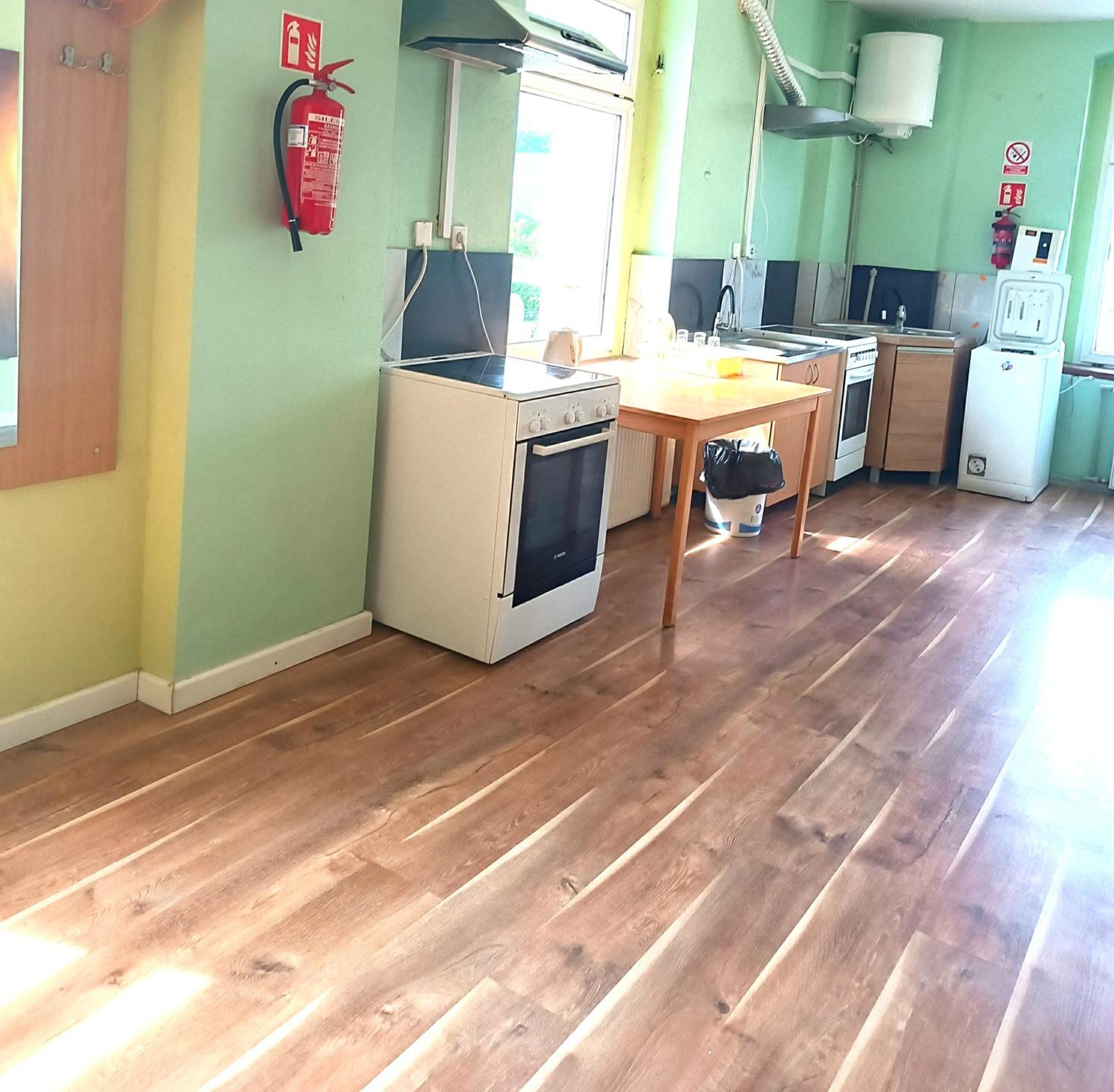 Hostel Krosnienska 12 Жельона Гора Екстериор снимка