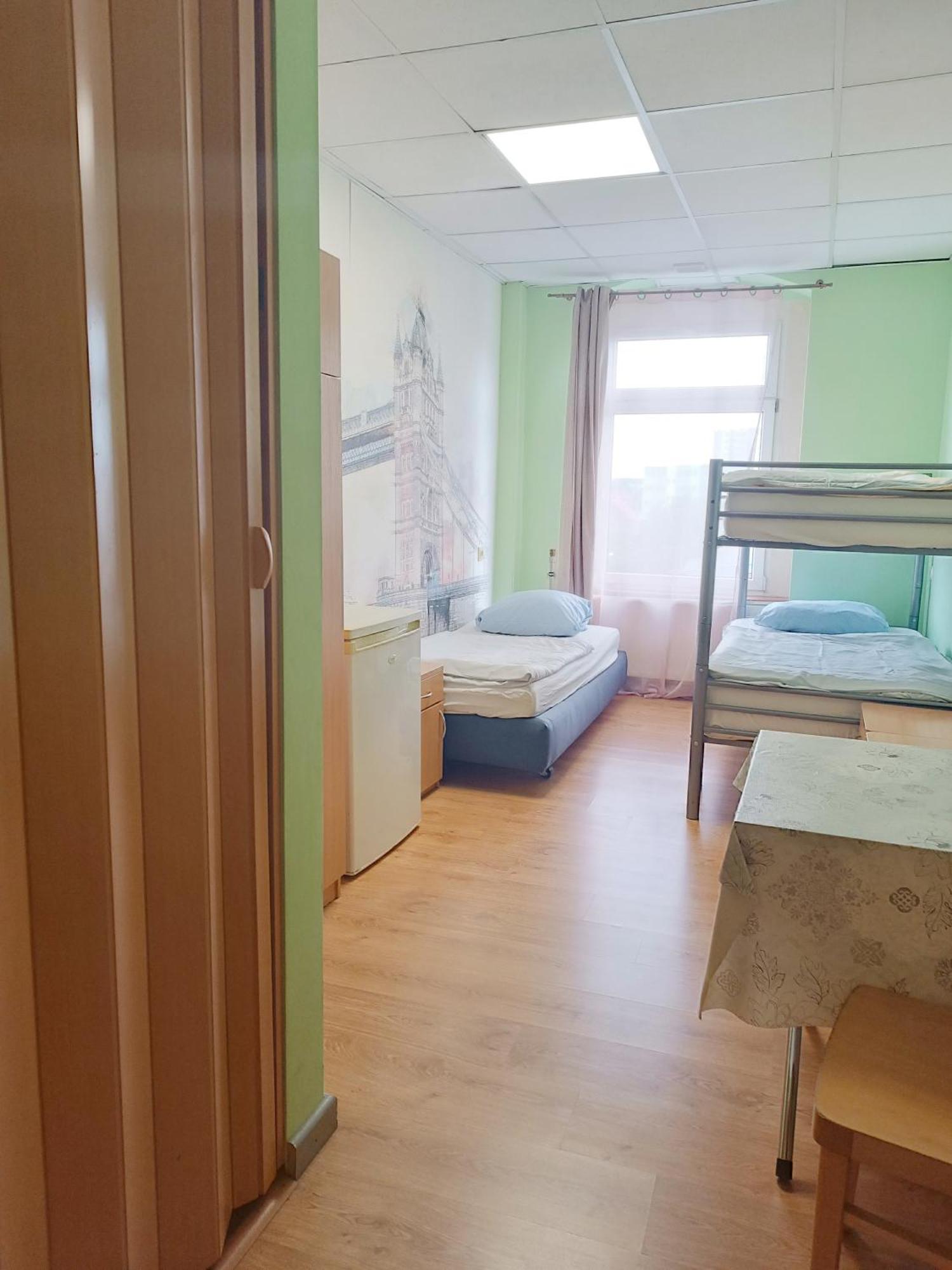 Hostel Krosnienska 12 Жельона Гора Екстериор снимка