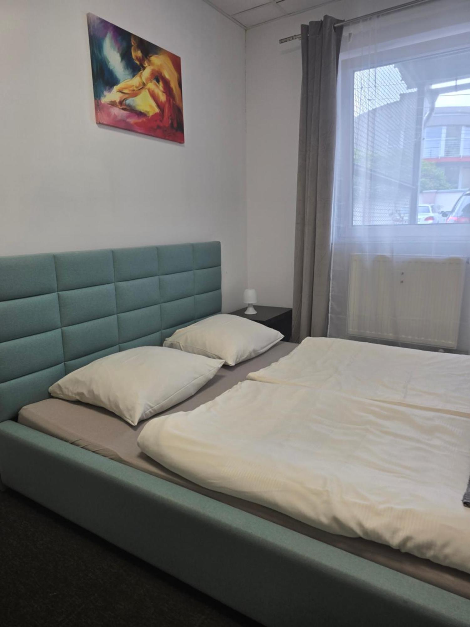 Hostel Krosnienska 12 Жельона Гора Екстериор снимка