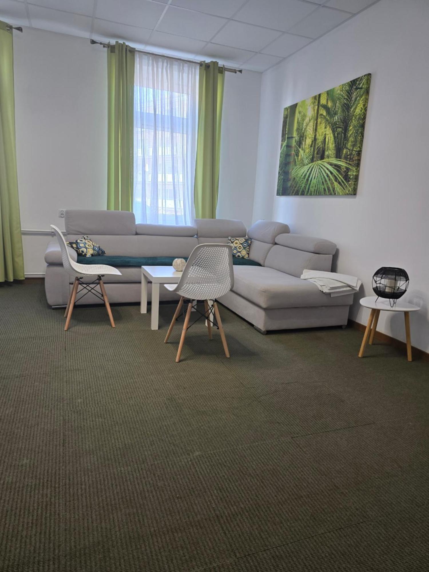 Hostel Krosnienska 12 Жельона Гора Екстериор снимка