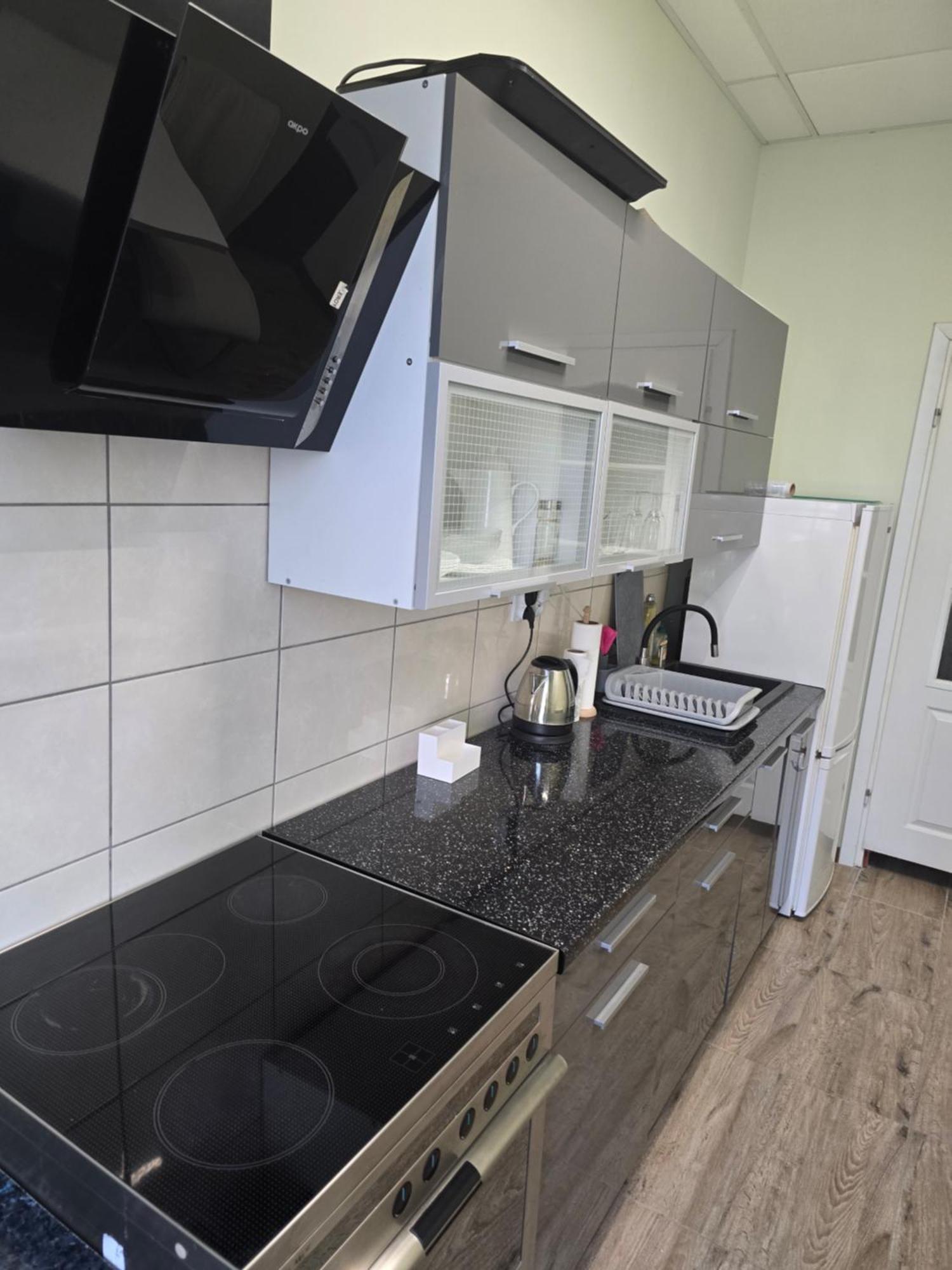 Hostel Krosnienska 12 Жельона Гора Екстериор снимка